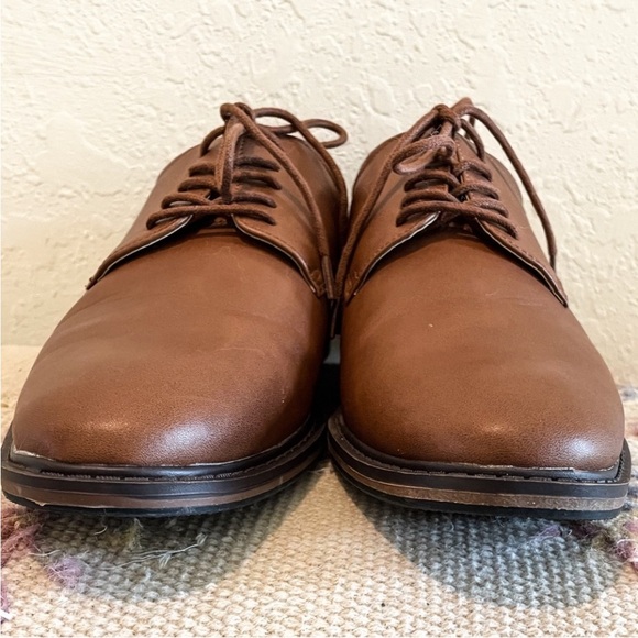 Vegan leather Men's Brown Tan Dress Shoes Size 9 - Picture 4 of 9